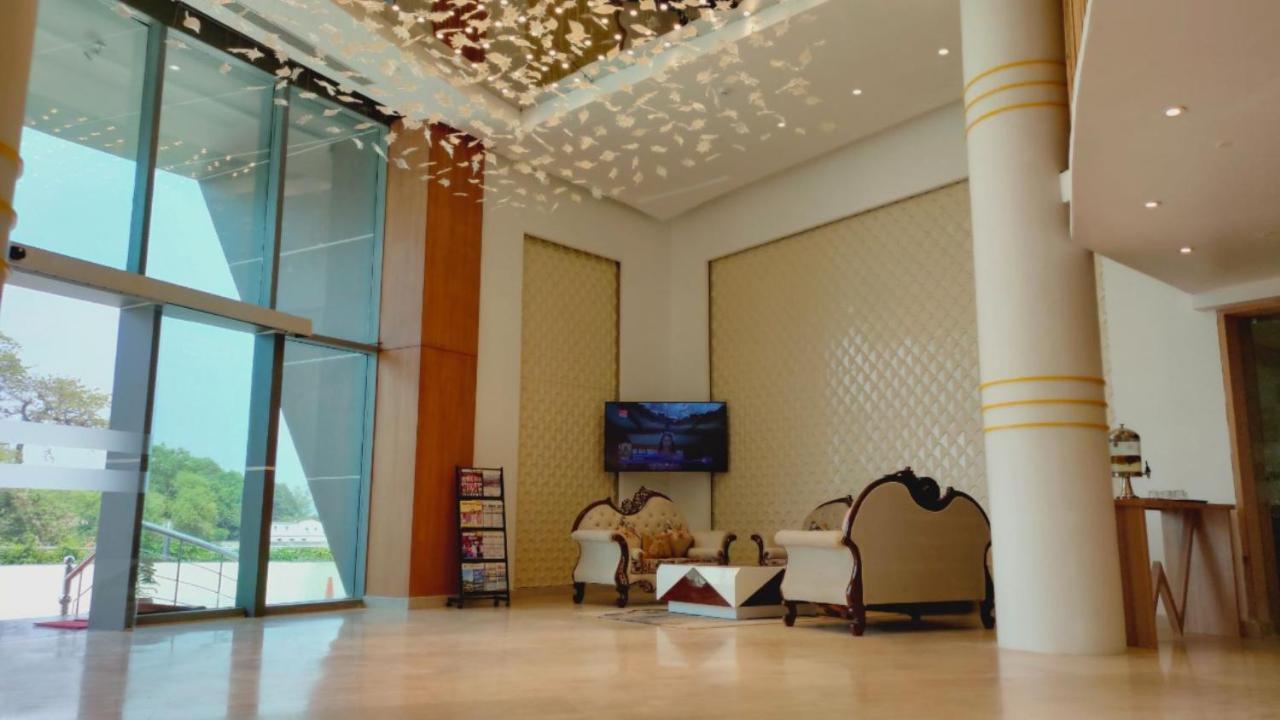 Radisson Hotel Bareilly Airport Eksteriør billede