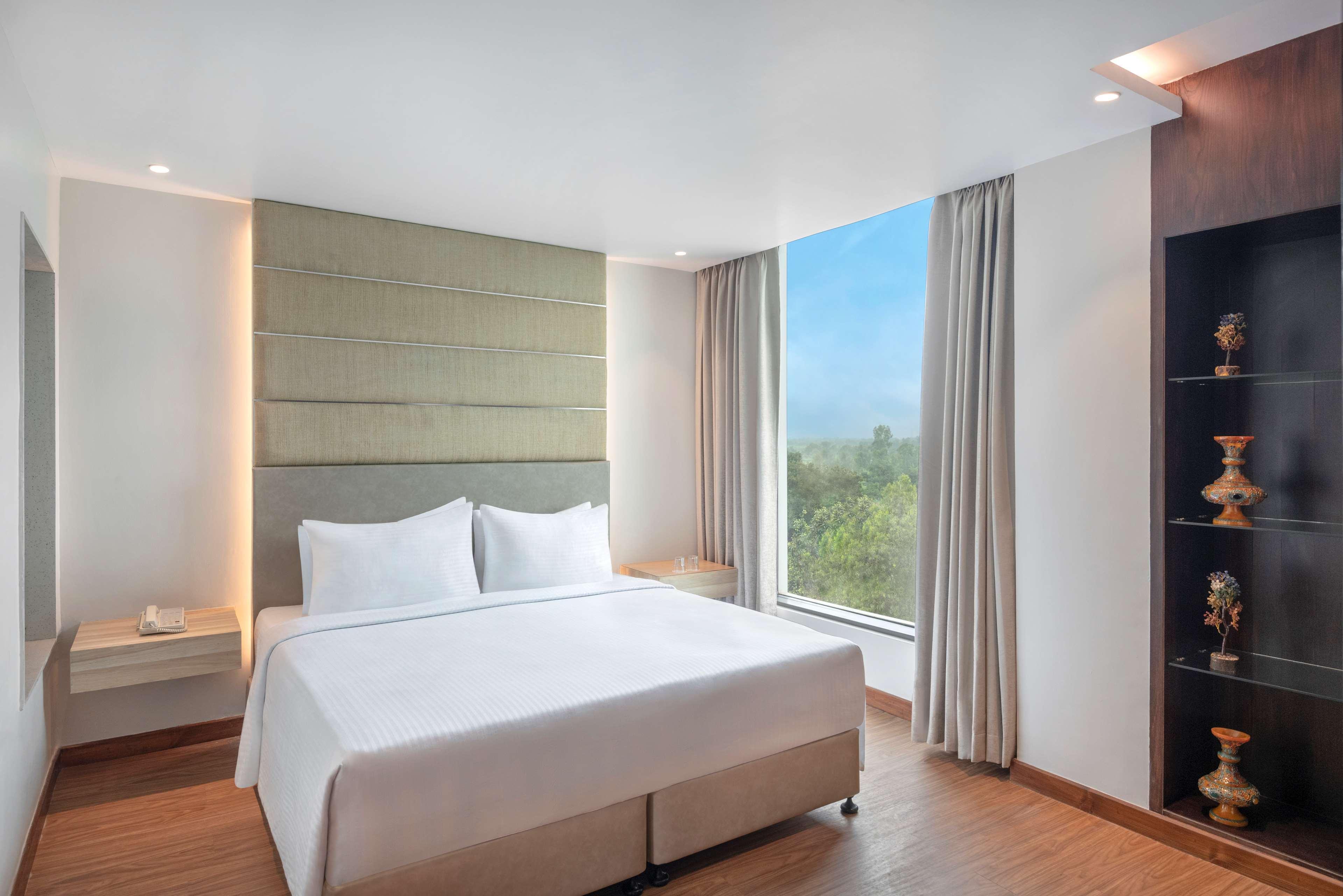 Radisson Hotel Bareilly Airport Eksteriør billede