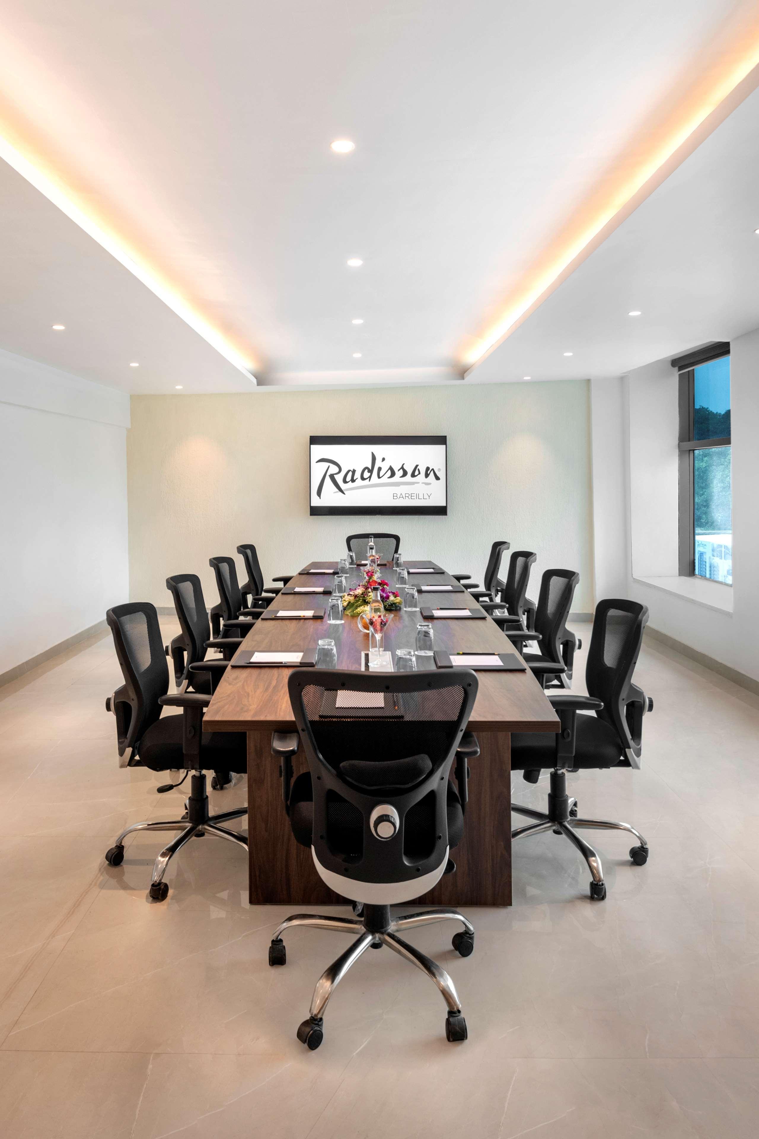 Radisson Hotel Bareilly Airport Eksteriør billede