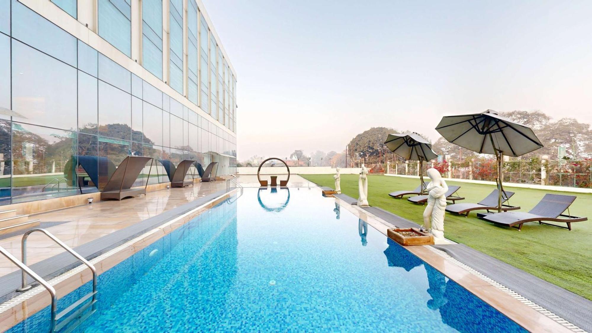 Radisson Hotel Bareilly Airport Eksteriør billede